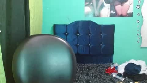 Snapshot of violetta_dreams chatting on June 13, 2026, 8:12 am violetta_dreams online show from June 13, 2026, 8:12 am