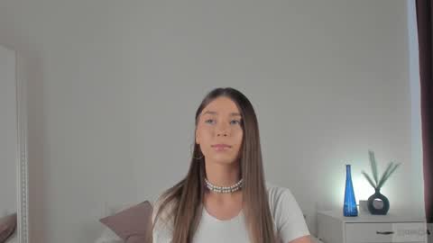 violetta_finch online show from February 17, 2025, 10:18 am