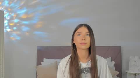 violetta_finch online show from March 12, 2025, 10:05 am