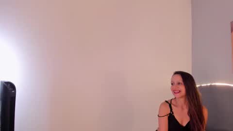 Violetta  online show from February 10, 2026, 8:02 pm