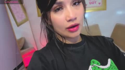 Violetta  online show from April 19, 2026, 6:10 pm