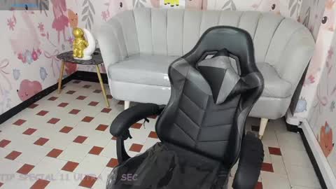 Violetta  online show from April 23, 2026, 1:46 pm