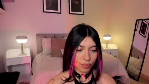 Snapshot of violetta_nur chatting on June 2, 2026, 9:28 pm Violetta nur online show from June 2, 2026, 9:28 pm
