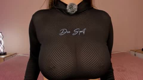 violetta independent model online show from September 10, 2025, 6:24 am