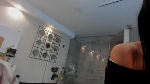 Snapshot of violettaa_stone chatting on May 21, 2026, 4:30 am Violettaa online show from May 21, 2026, 4:30 am