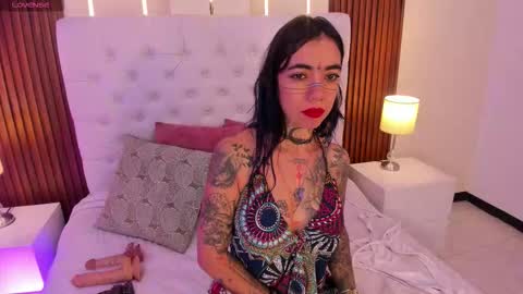 violettaalemida online show from September 23, 2025, 12:19 pm