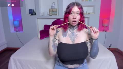 ViolettaBaker online show from November 13, 2025, 7:46 pm