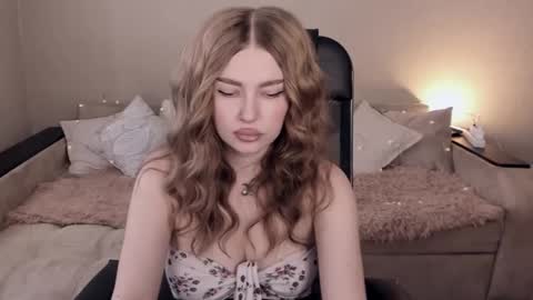 ViolettaOtis online show from February 10, 2025, 11:25 am