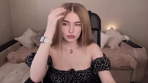 ViolettaOtis online show from March 10, 2025, 11:21 am