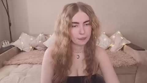 ViolettaOtis online show from March 18, 2026, 9:56 am