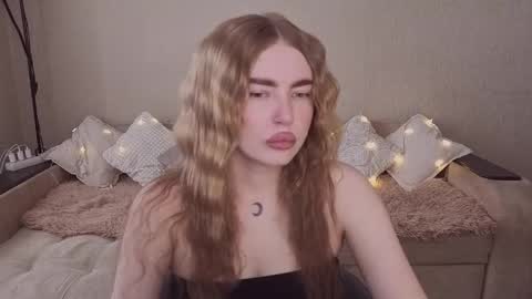 ViolettaOtis online show from April 21, 2026, 12:33 pm