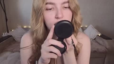 Snapshot of violettaotis chatting on June 18, 2026, 3:38 pm ViolettaOtis online show from June 18, 2026, 3:38 pm