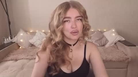 Snapshot of violettaotis chatting on July 25, 2026, 10:24 am ViolettaOtis online show from July 25, 2026, 10:24 am