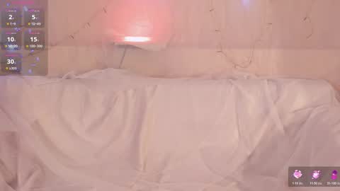 Violett Castel online show from October 31, 2025, 8:10 pm