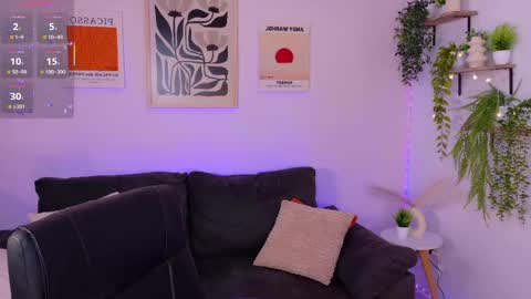 Violett Castel online show from April 20, 2026, 7:26 pm