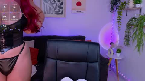 Snapshot of violettcastel chatting on June 5, 2026, 8:25 pm Violett Castel online show from June 5, 2026, 8:25 pm