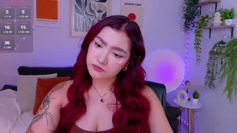 Snapshot of violettcastel chatting on June 7, 2026, 6:11 pm Violett Castel online show from June 7, 2026, 6:11 pm