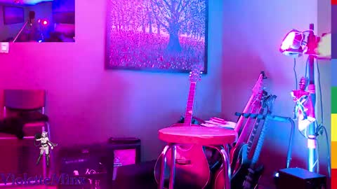 Violette online show from September 21, 2025, 4:08 pm
