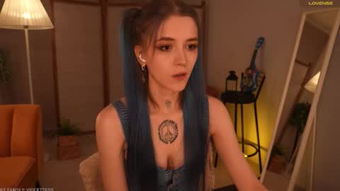 violettessa online show from October 22, 2025, 11:54 am