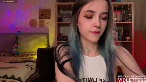 Vi  Best on my Fansly  online show from February 4, 2026, 1:50 pm