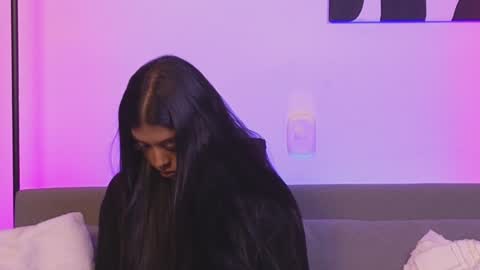 Violet online show from December 16, 2024, 2:47 am