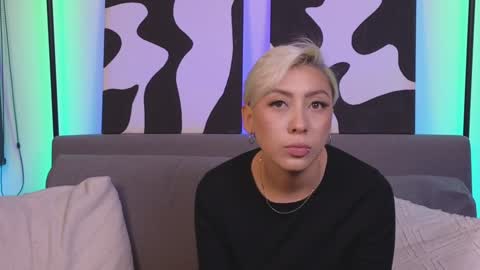 Violet online show from January 3, 2025, 1:16 am