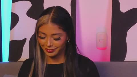 Violet online show from February 1, 2025, 12:40 am