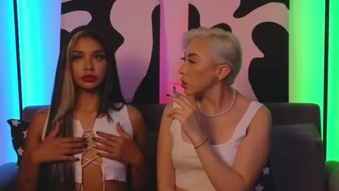 Violet online show from February 4, 2025, 5:21 am