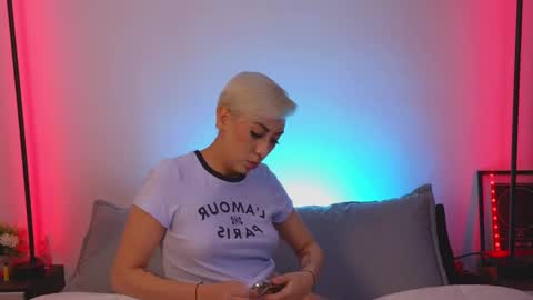 Violet online show from February 13, 2025, 2:12 am