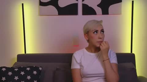 Violet online show from March 2, 2025, 11:20 pm