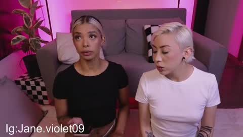 Violet online show from September 16, 2025, 2:01 am