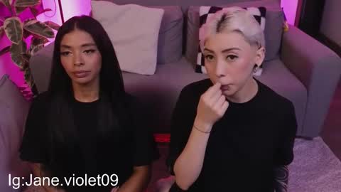 Violet online show from October 17, 2025, 1:20 am