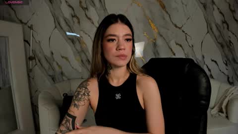 Violett  online show from September 13, 2025, 12:05 pm