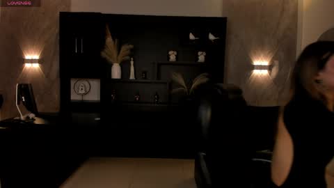 Violett  online show from March 29, 2026, 5:24 pm