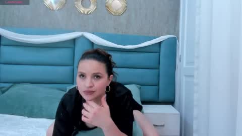 violet rossy online show from April 21, 2026, 8:01 pm