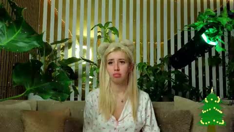 Snapshot of violetttttacb chatting on January 7, 2026, 11:12 am Violetta online show from January 7, 2026, 11:12 am