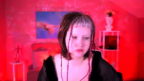 Snapshot of violettwoods chatting on July 16, 2026, 6:19 am Violett online show from July 16, 2026, 6:19 am