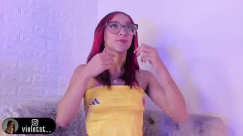 Snapshot of violetwinters_ chatting on June 18, 2026, 3:51 am violetwinters_ online show from June 18, 2026, 3:51 am