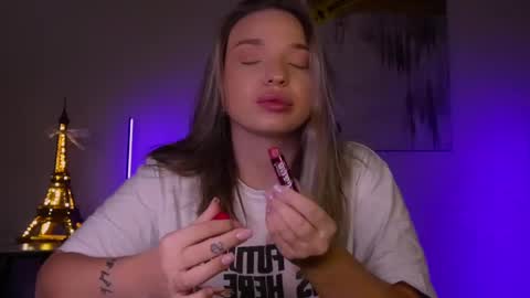 Violla online show from March 3, 2025, 2:47 am