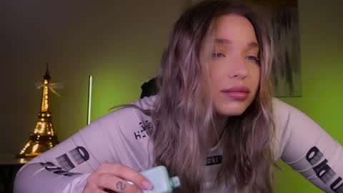 Violla online show from March 6, 2025, 9:14 am