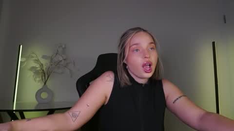 Violla online show from November 6, 2025, 9:32 am