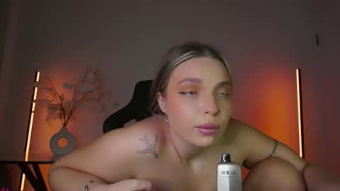 Violla online show from November 30, 2025, 5:11 am