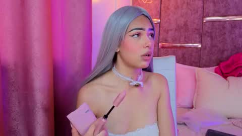 viollettebylyly online show from September 17, 2025, 11:56 am