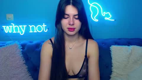 viollinalv online show from November 8, 2025, 5:51 am