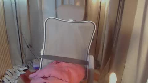 Pearl online show from November 12, 2025, 2:06 pm