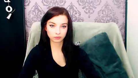 VirginLuna online show from June 7, 2026, 7:17 pm