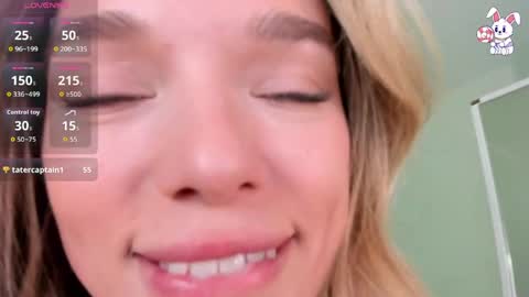 Chloe online show from April 7, 2026, 2:56 am