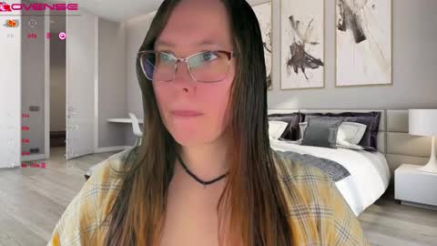 Victoria Romans online show from September 19, 2025, 5:42 am