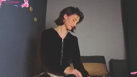 vitahoins online show from September 18, 2025, 8:00 pm