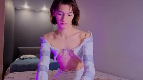 vitahoins online show from November 2, 2025, 9:06 pm